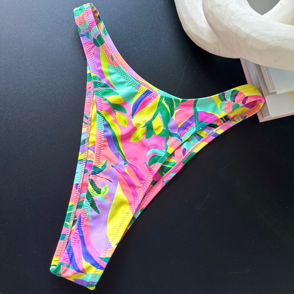 Brand new Kulani Kini Swimsuit never worn - Picture 4 of 9